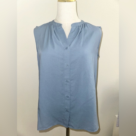 Uniqlo top - Picture 2 of 4